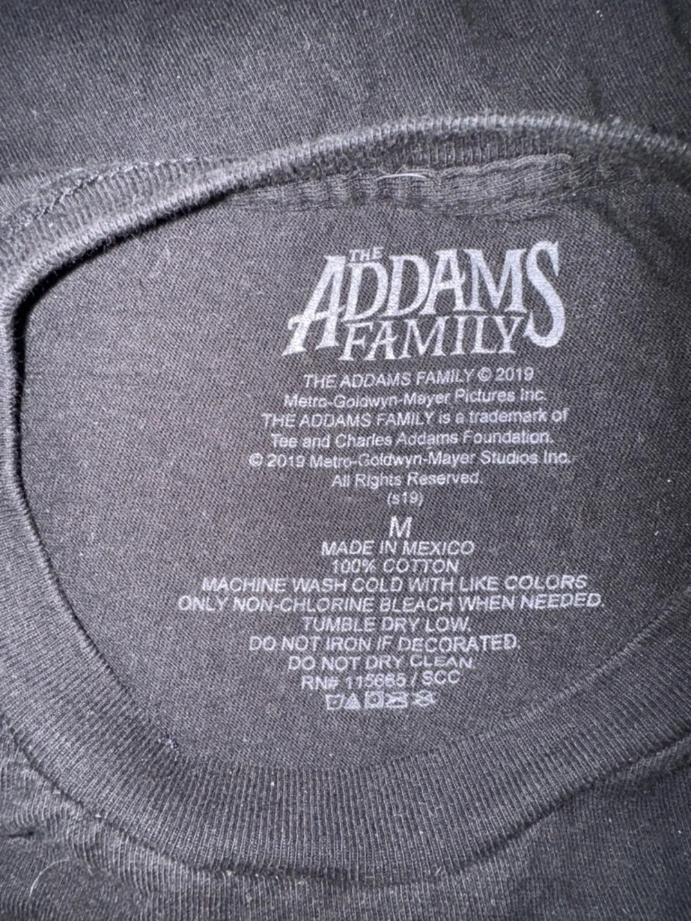 2019 MGM The Addams Family Portrait Graphic T-Shirt Boys Medium 100% Cotton